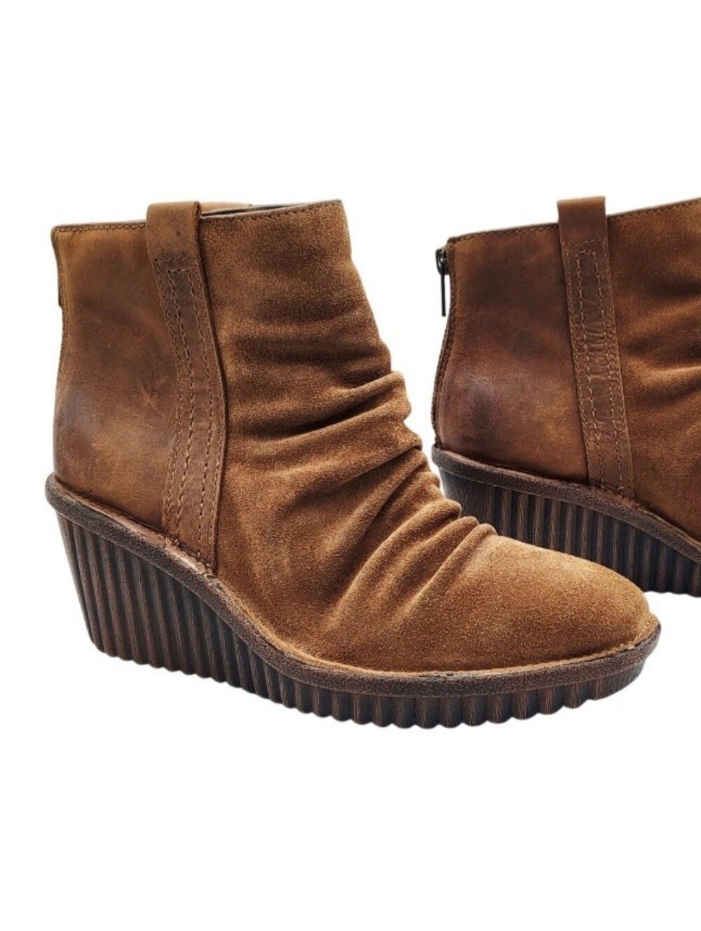 Bionica Women’s Size 7 Destiney Camel Brown Suede Slouch Ankle Booties Wedge